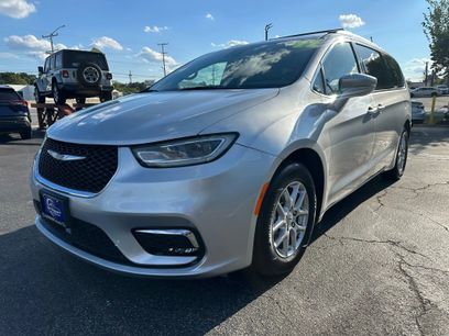 Used 2022 Chrysler Pacifica Touring-L