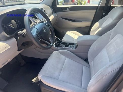Used 2017 Hyundai Tucson SE AWD/4WD image 16