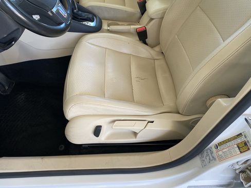 Used 2011 Volkswagen Jetta TDI FWD image 12