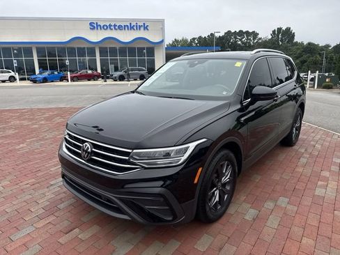 Used 2023 Volkswagen Tiguan SE FWD image 32