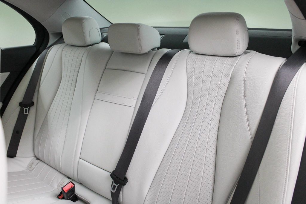 Used 2023 Mercedes-Benz E 450 4MATIC Sedan image 25