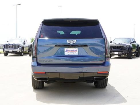 Used 2025 Cadillac Escalade Sport Platinum w/ LPO, ONYX Package AWD/4WD image 8