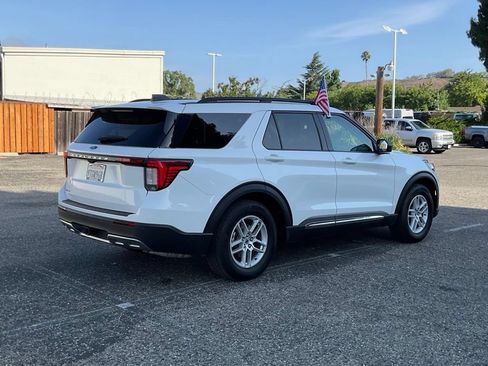 Used 2025 Ford Explorer Active w/ Active Comfort Package RWD image 6
