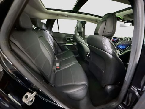 Used 2023 Mercedes-Benz GLC 300 4MATIC w/ Exclusive Trim Package image 27
