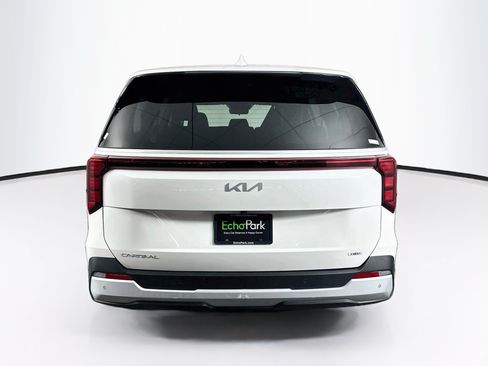 Used 2026 Kia Carnival LXS FWD image 7