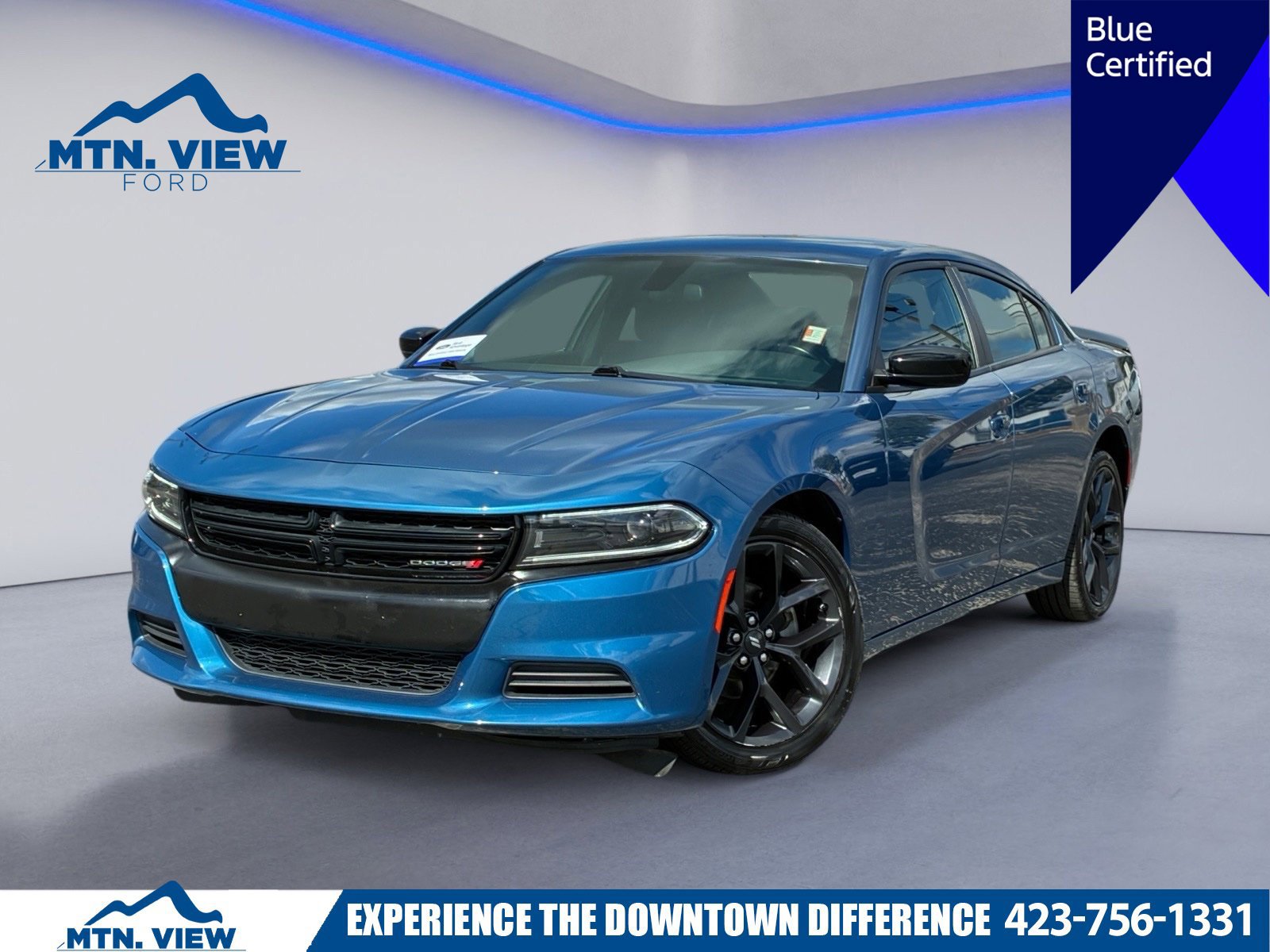 Used 2022 Dodge Charger SXT w/ Blacktop Package RWD image 1