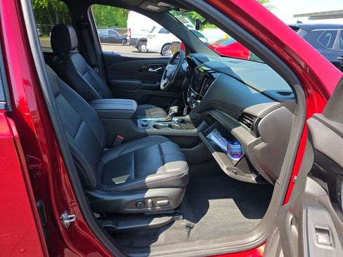 Used 2023 Chevrolet Traverse RS AWD/4WD image 11