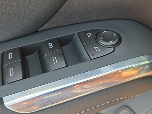 New 2026 Chevrolet Traverse LT w/ Driver Confidence Package FWD image 28