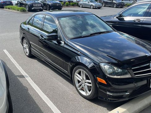 Used 2014 Mercedes-Benz C 300 4MATIC Sedan image 1