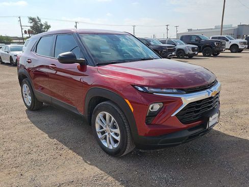 Used 2024 Chevrolet TrailBlazer LS w/ LS Convenience Package FWD image 2