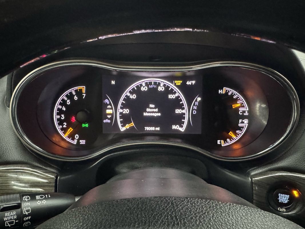 Used 2017 Jeep Grand Cherokee Overland AWD/4WD image 27