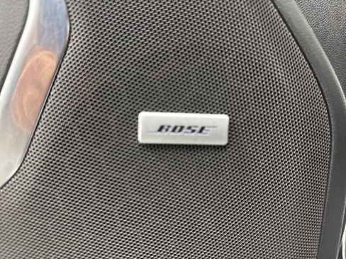 Used 2024 Chevrolet Suburban Premier image 10