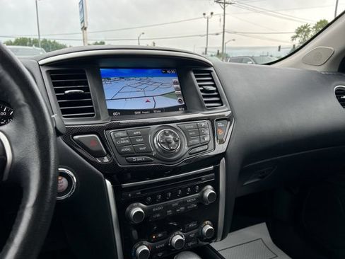 Used 2019 Nissan Pathfinder SL AWD/4WD image 44