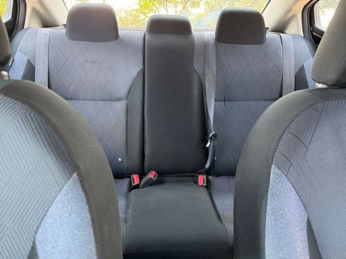 Used 2025 Nissan Versa SV FWD image 38