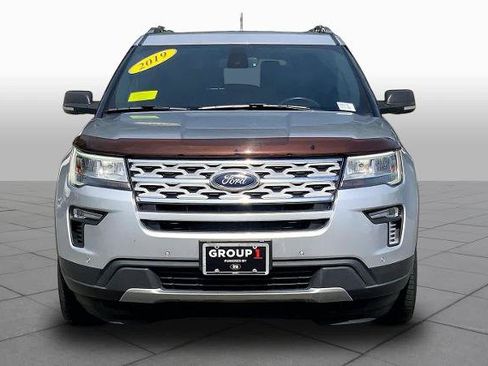Certified 2019 Ford Explorer XLT w/ Equipment Group 202A AWD/4WD image 4
