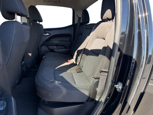 Used 2020 Chevrolet Colorado LT AWD/4WD image 16
