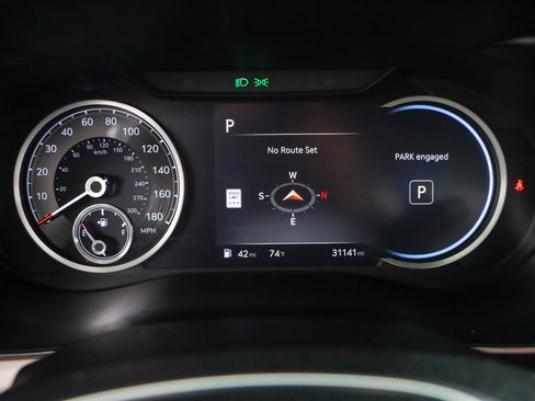 Used 2025 Genesis G70 2.5T AWD/4WD image 15