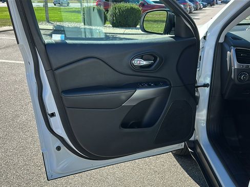 Used 2022 Jeep Cherokee Latitude Lux image 9