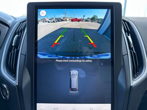 Used 2023 Ford Edge SEL image 16