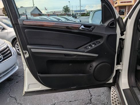 Used 2010 Mercedes-Benz ML 350 2WD image 28