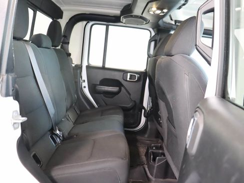 Used 2020 Jeep Gladiator Sport AWD/4WD image 17