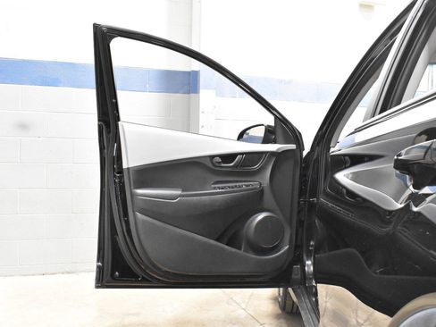 Used 2019 Hyundai Kona SE image 9