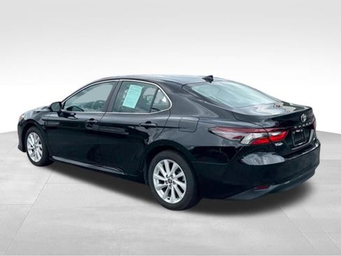 Used 2024 Toyota Camry LE FWD image 4