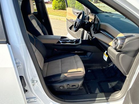 Certified 2026 Chevrolet Equinox ACTIV w/ Convenience Package III AWD/4WD image 26