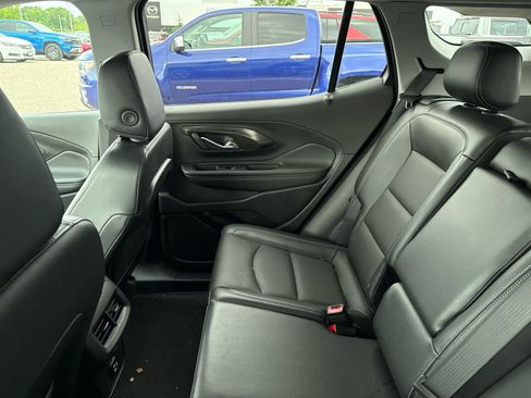 Used 2024 GMC Terrain SLT w/ Infotainment Package II AWD/4WD image 5