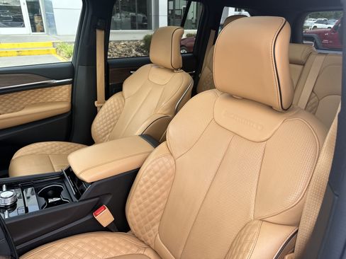 Used 2024 Jeep Grand Cherokee Summit image 16