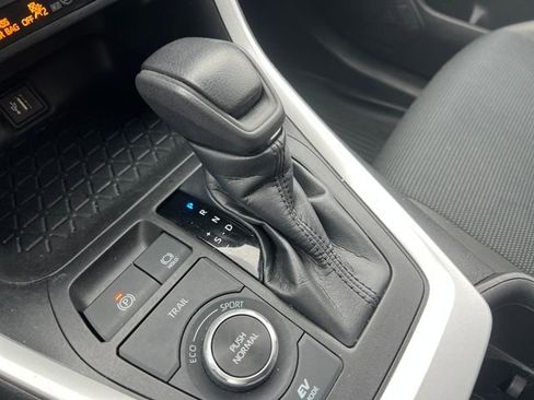 Used 2023 Toyota RAV4 LE image 20