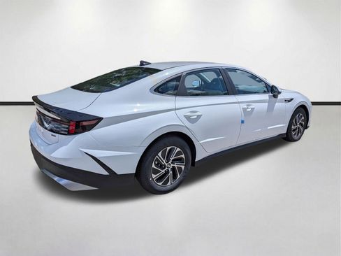 New 2026 Hyundai Sonata Blue FWD image 4