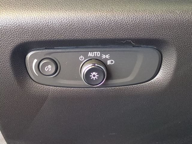 Used 2023 Chevrolet Traverse LT w/ LPO, Cargo Package FWD image 23