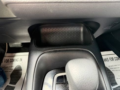 Used 2020 Toyota Corolla LE FWD image 21
