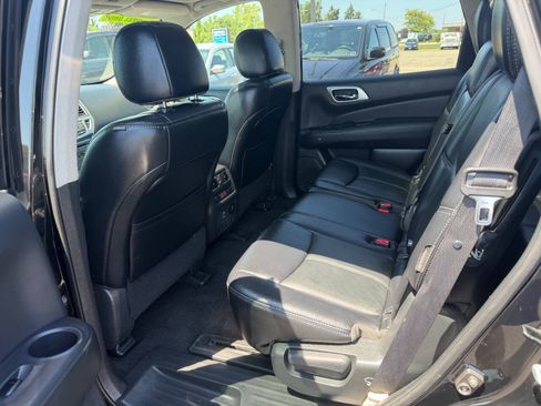 Used 2018 Nissan Pathfinder SL w/ SL Premium Package AWD/4WD image 11