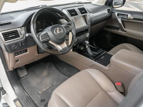 Used 2020 Lexus GX 460 Premium w/ Premium Package AWD/4WD image 16