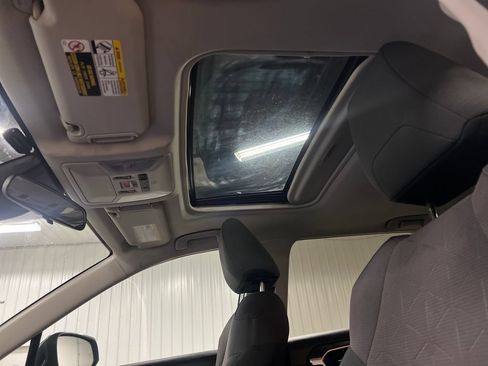 Used 2019 Toyota RAV4 XLE AWD/4WD image 27