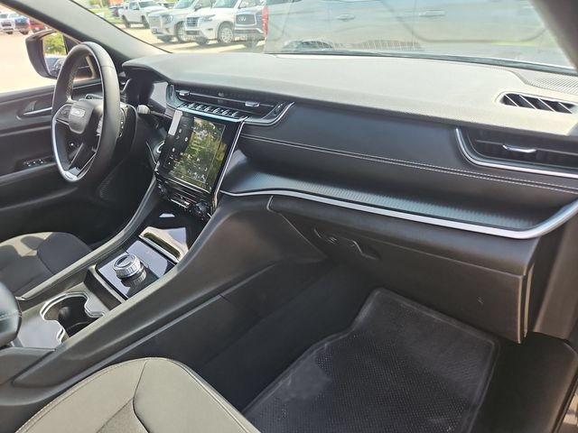 Used 2024 Jeep Grand Cherokee L Laredo AWD/4WD image 25