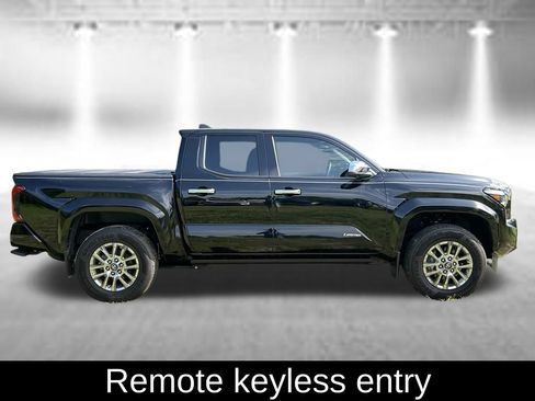 Used 2025 Toyota Tacoma Limited AWD/4WD image 4