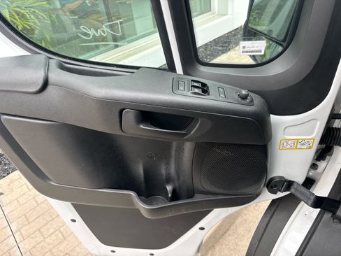 Used 2024 RAM ProMaster 2500 w/ Convenience Group FWD image 17