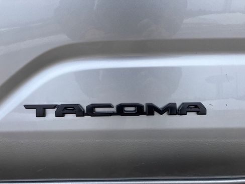 Used 2025 Toyota Tacoma TRD Off-Road AWD/4WD image 9