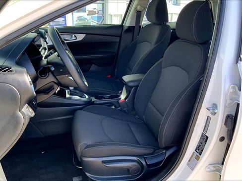 Used 2024 Kia Forte LXS image 7