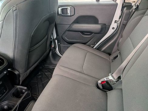 Used 2023 Jeep Gladiator Overland image 25