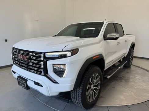 Used 2023 GMC Canyon Denali image 30