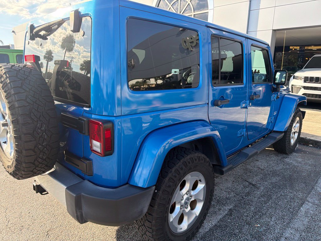 Used 2015 Jeep Wrangler Unlimited Sahara w/ Max Tow Package AWD/4WD image 12