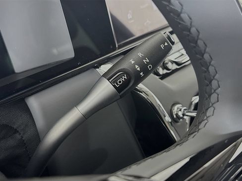 New 2026 Rolls-Royce Cullinan AWD/4WD image 15