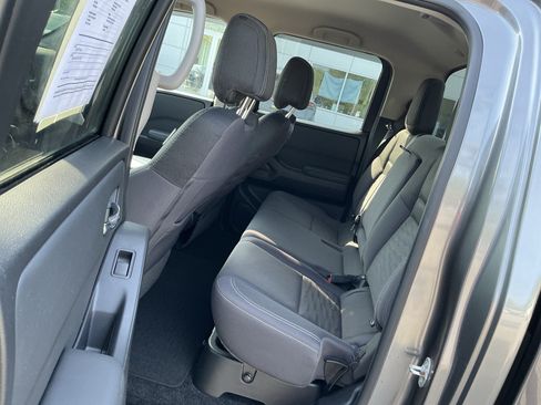 Used 2022 Nissan Frontier SV AWD/4WD image 7