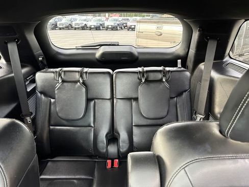 Used 2020 Ford Explorer Limited image 13