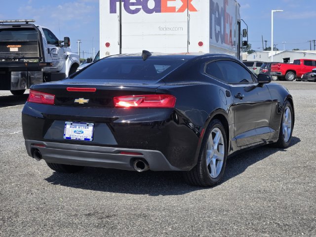 Used 2016 Chevrolet Camaro LT RWD image 7