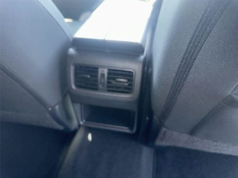 Used 2023 Nissan Rogue S AWD/4WD image 13